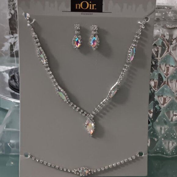 NOIR JEWELRY 3pc Glam Silver Clear Iridescent Crystal Necklace/Earrings/Bracelet - Picture 1 of 5